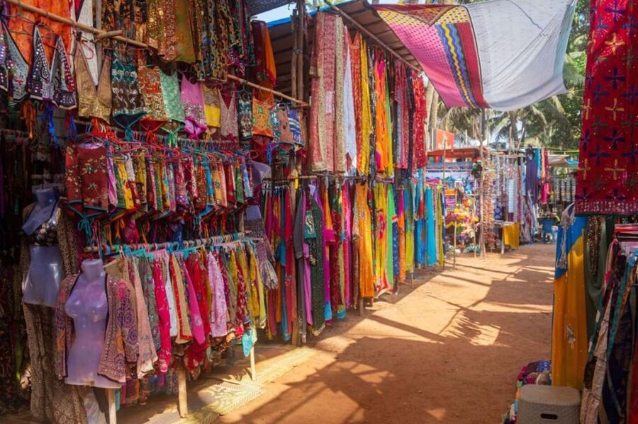 Jaipur: Amber Fort, Jal Mahal and Hawa Mahal Private Tour - City Palace Jaipur: where power, Mughal influence, and museums meet
