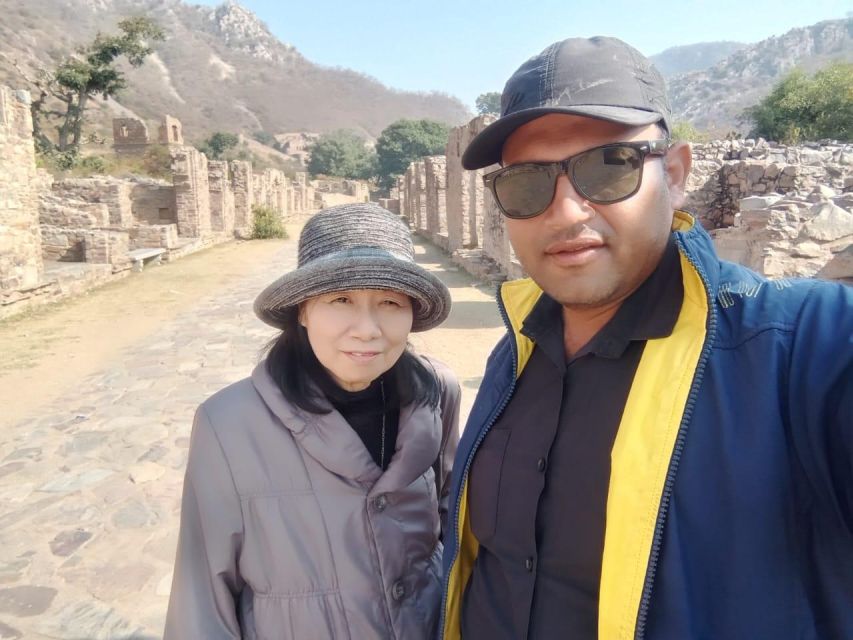 Jaipur: Chand Baori & Bhangarh Fort tour - All Inclusive - What the Chand Baori guide should help you notice