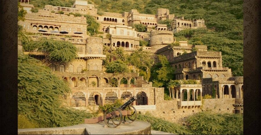Jaipur: Chand Baori & Bhangarh Fort tour - All Inclusive - Timing and energy: how to handle 3,500 steps without losing the day