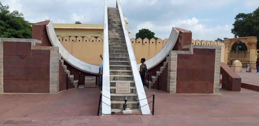 Jaipur: City Sightseeing Private Full-Day Guided Tour - Jal Mahal on Man Sagar Lake: The Water Palace Photo Moment
