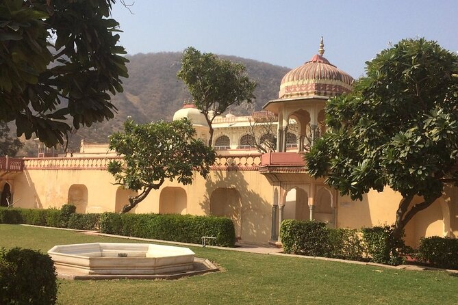 Jaipur City Tour by Private Car With English Speaking Driver - Jaipur Time in the City: Textiles, Pottery, and Gems