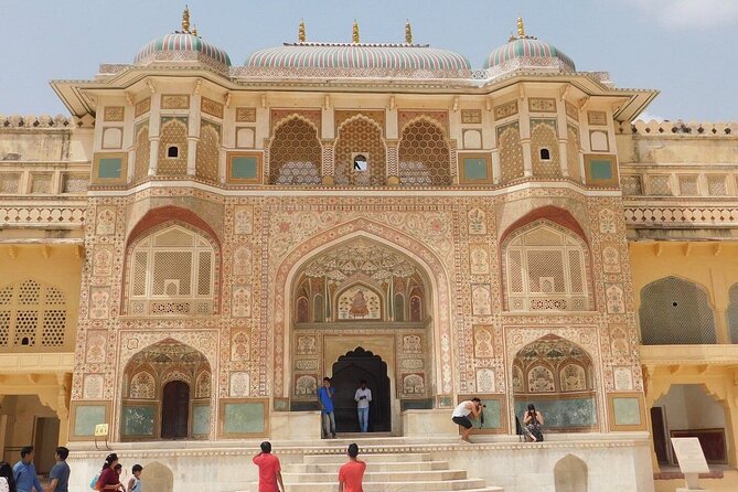 Jaipur City Tour with a Licensed Guide - Hawa Mahal: the honeycomb facade stop