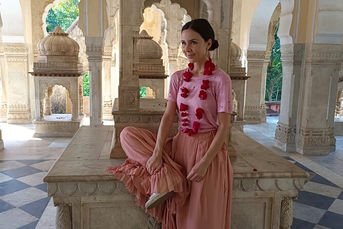 Jaipur City Tour with Traditional Flower Market Visit - Amer Town: Mughal-Rajput power you can see up close