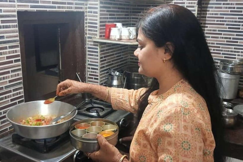 Jaipur: Cooking Class with a Local Family - The Hands-On Cooking: Chapatis and Vegetable Curries