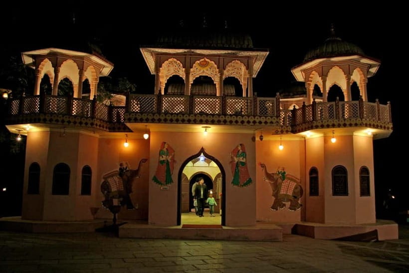 Jaipur: Cultural Evening Tour & Dinner at Chokhi Dhani - Comfort, group size, and what to expect from the ride home