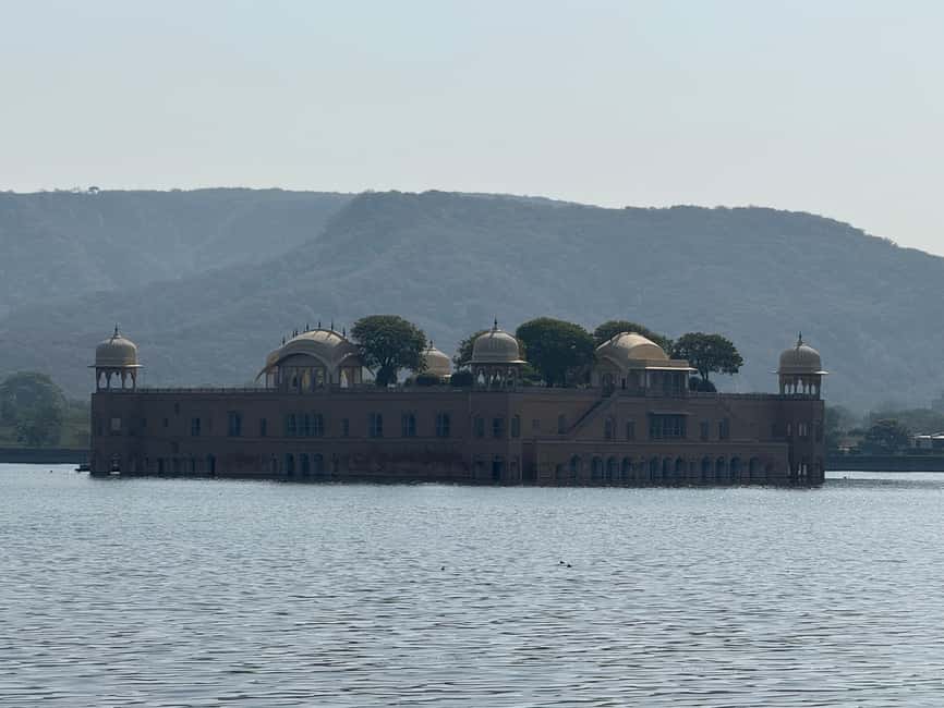 Jaipur: Full Day City Highlights Tour with Tour Guide - Royal Gaitor Tumbas (Gaitor Ki Chhatriyan): calm memorials in marble
