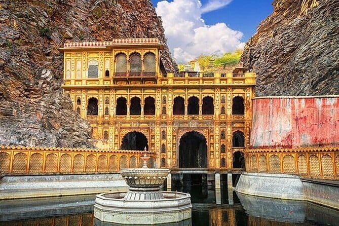 Jaipur Full Day Heritage of Pink City Tour By Tuk Tuk With Chai - Panna Meena ka Kund: the stepwell where geometry becomes art