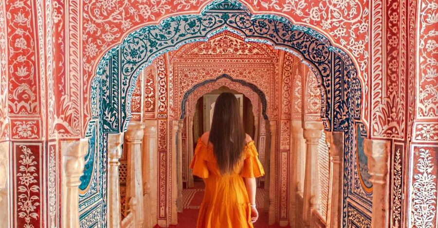 Jaipur: Full-Day Private City Tour by Car with Guide - Hawa Mahal’s 953 Windows: A Photo Stop With a Real Purpose