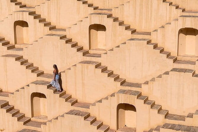 Jaipur Full-Day Private Tour Including Sunset at Nahargarh Fort - Jal Mahal photo stop and Hawa Mahal, two icons with different energy