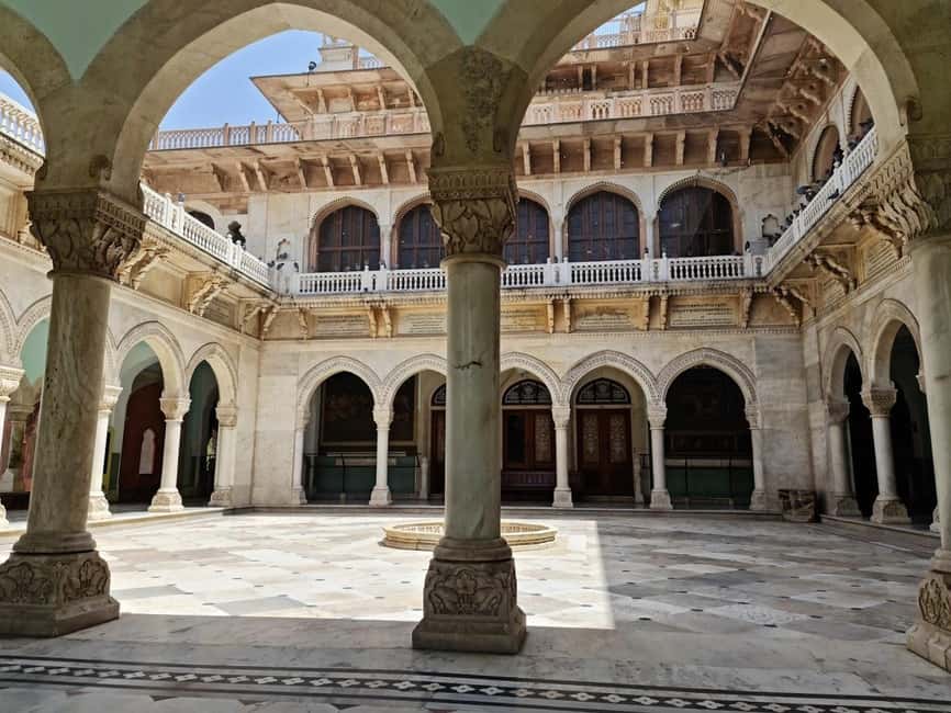 Jaipur: Full or Half-Day City Sightseeing Guided Tour - Amber Fort and Sheesh Mahal, where the views and details meet
