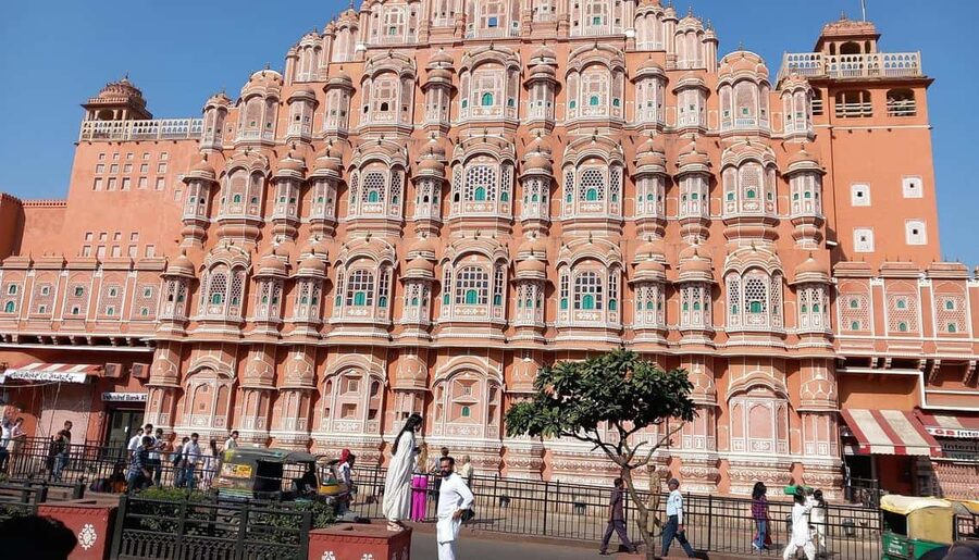 Jaipur: Full or Half-Day City Sightseeing Guided Tour - Lunch at a local Rajasthani restaurant, plan for real food time