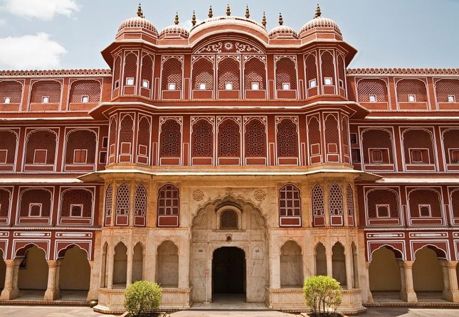 Jaipur Guided City Tour: City Palace, Jantar, Hawa & Jal Mahal - A well-paced Jaipur day in about five hours