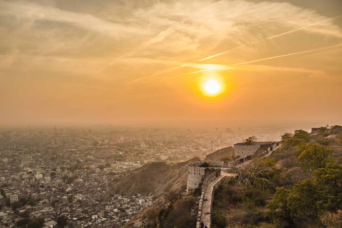 Jaipur Half-Day Evening Tour with Sunset and Dinner - Nahargarh Fort at Sunset, the City’s Best Lighting Hack