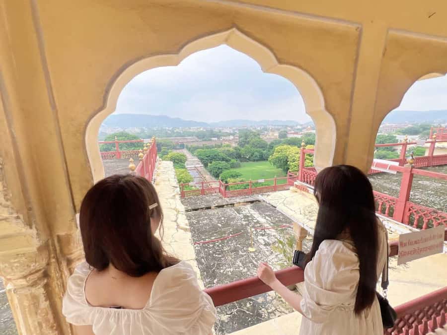 Jaipur: Half-Day or Full-Day Tour with Flower Market - Amber Fort, the UNESCO powerhouse, plus the stepwell near it