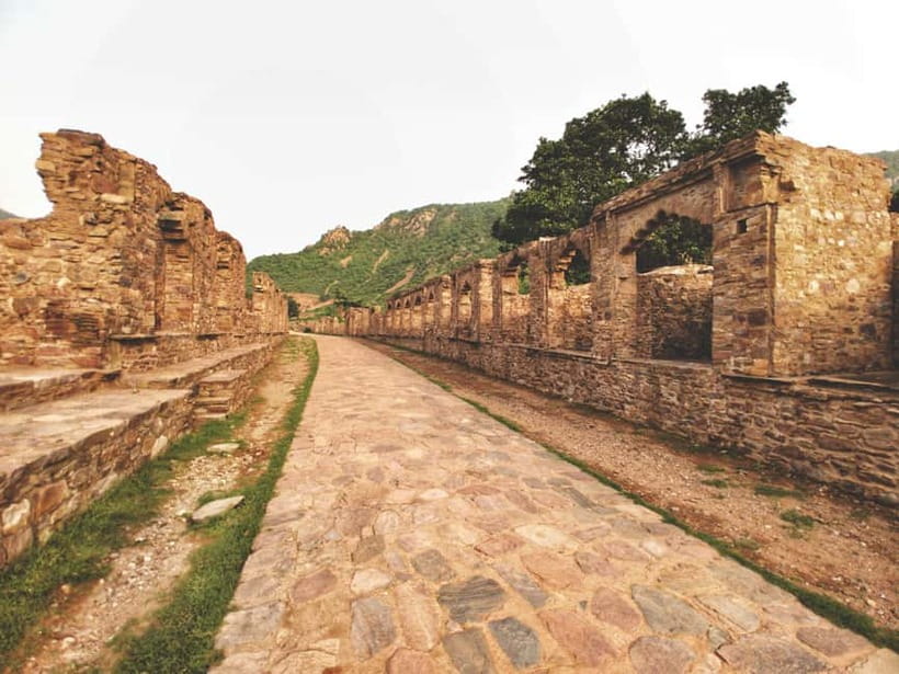 Jaipur: Haunted Bhangarh Fort and Abhaneri Stepwell Day Trip - Chand Baori stepwell: 3,500 steps of geometry and cool air