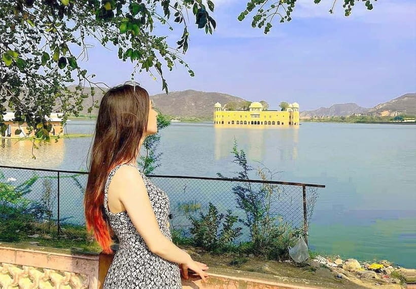 Jaipur: Instagram Photo Experience with a Guide - Royal Gaitor Ki Chhatriyan: a break from the crowds and a calmer kind of royalty