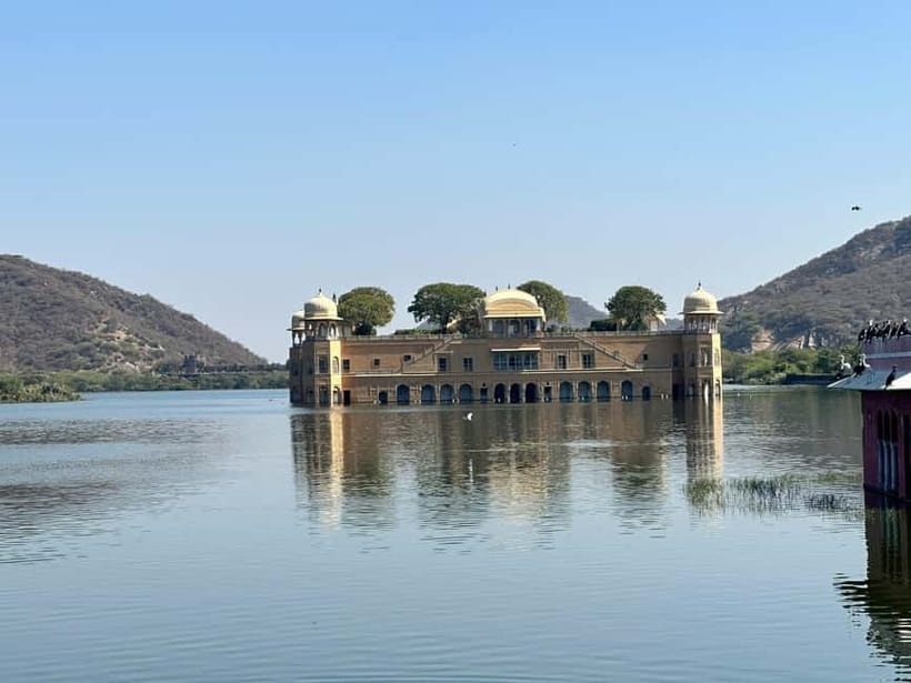 Jaipur: Monkey Temple and Sun Temple Guided Tour - The drive to the Aravalli hills: more than just transportation