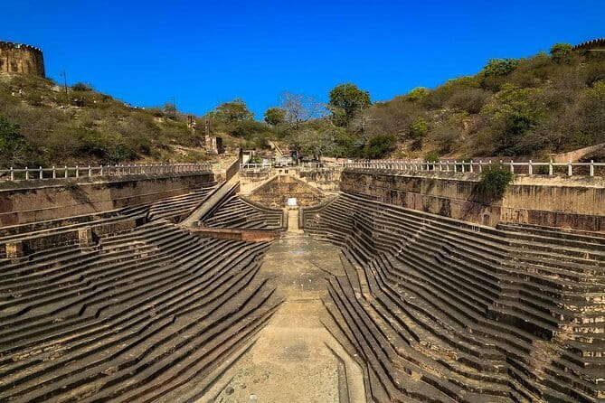 Jaipur Nahargarh Fort Sunrise or Sunset Tour with Flower Market - Jal Mahal: The 15-Minute Lake Palace Photo Break