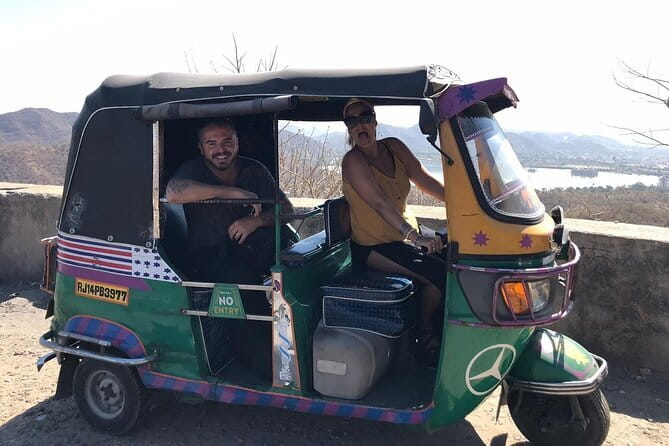 Jaipur Nahargarh Sunset and Night Lights Tour - The driver does more than drive