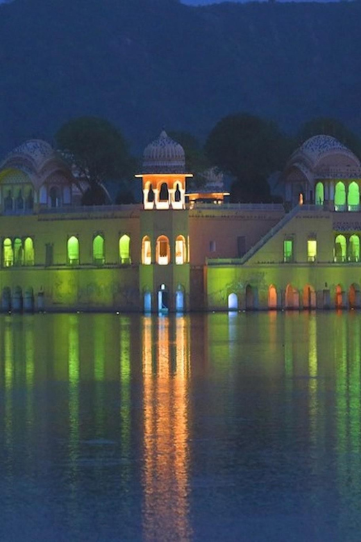Jaipur: Night Tour of Amer & pink city by an open air jeep - Amer at Night: Amber Palace First Courtyard Glow