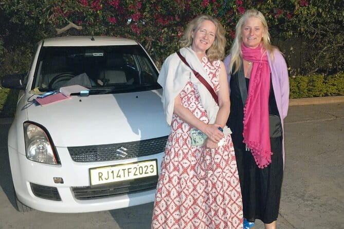 Jaipur Pink City Tour by Car or Tuk-Tuk - Amer Town: Havelis, Temples, and the Meera Bai Connection
