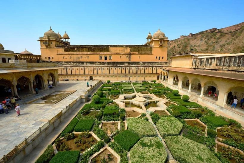 Jaipur: Private City Tour with Car, Guide, Tickets & Lunch - Amer Fort: the fortress ramparts and the Mirror Palace you’ll actually remember