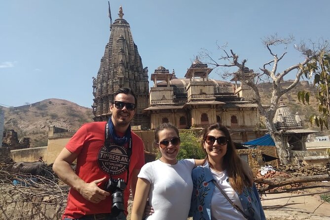 Jaipur- Private City Tour With Guide - Jantar Mantar and Hawa Mahal: two icons in a short window