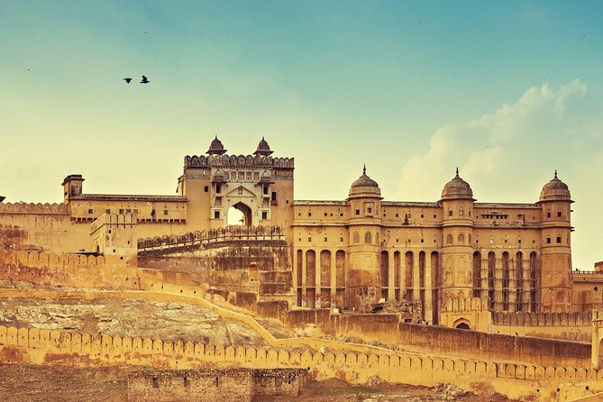 Jaipur: Private Day Trip by Tuk-Tuk & Guide with Pick-Up & Drop - Stop 6: Patrika Gate as a colorful end to the loop