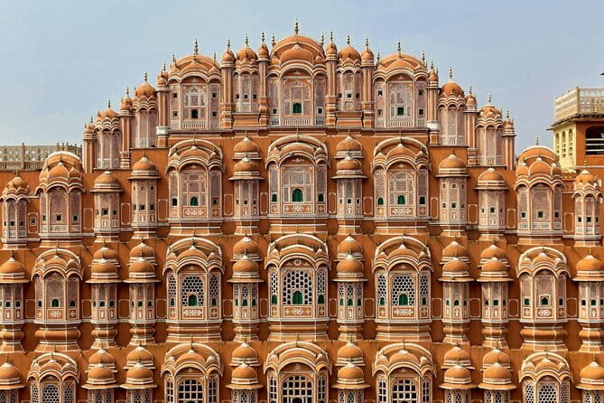 Jaipur: Private Full-Day City Sightseeing with Pick-Up & Drop off - Hawa Mahal: 953 windows, and the idea behind the look