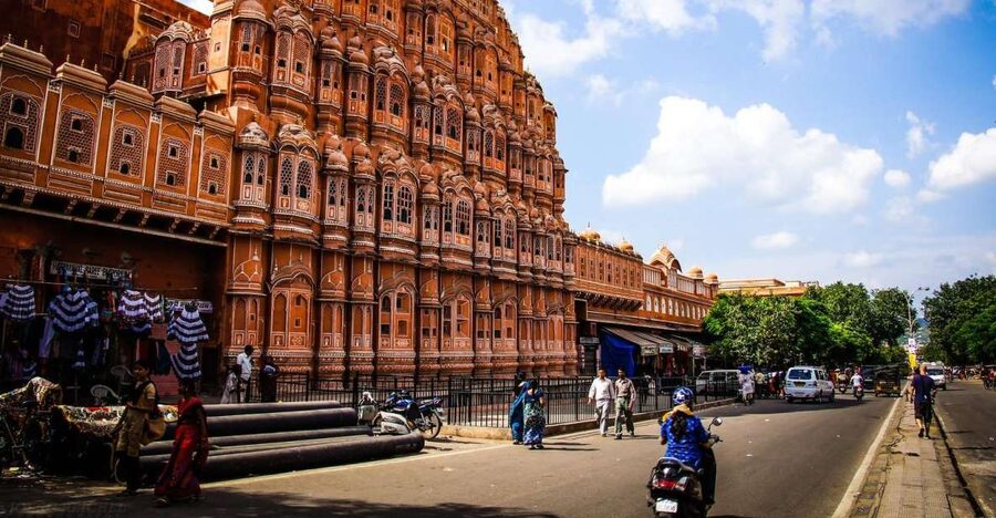 Jaipur: Private Full-Day City Tour by Tuk-Tuk or Car - Pickup in Kukas, and how the private setup works