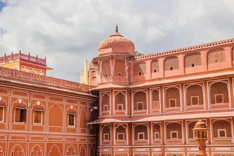 Jaipur: Private Full-Day City Tour with Car and Guide - What to expect for language, pace, and real-world comfort