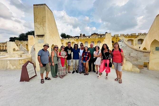 Jaipur Private Full Day City Tour with Pick Up and Drop Off - Stones and jewelry at Johari Bazaar and MI Road, with astrology context