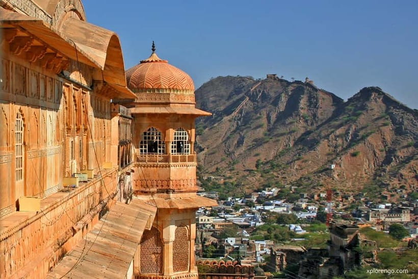 Jaipur: Private Full Day Sightseeing Tour By Car with Guide - Amber Fort and the Water Palace Story Outside Jaipur