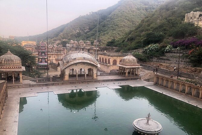 Jaipur Private Full-Day Sightseeing Tour By Car - Panna Meena ka Kund: the stepwell that rewards slow looking
