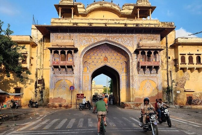 Jaipur Private Full-Day Sightseeing Tour by Tuk-Tuk with Pickup - Hawa Mahal, The Palace of Breeze and Its Design Logic