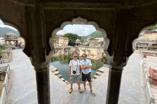 Jaipur Private Full Day Sightseeing Tour with Guide by Car - City Palace of Jaipur: Where Mughal and Rajput Meet