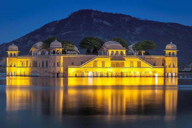 Jaipur: Private Jaipur Full Day City Sightseeing Tour by Car - Amber Fort and Panna Meena ka Kund, when big architecture meets water engineering