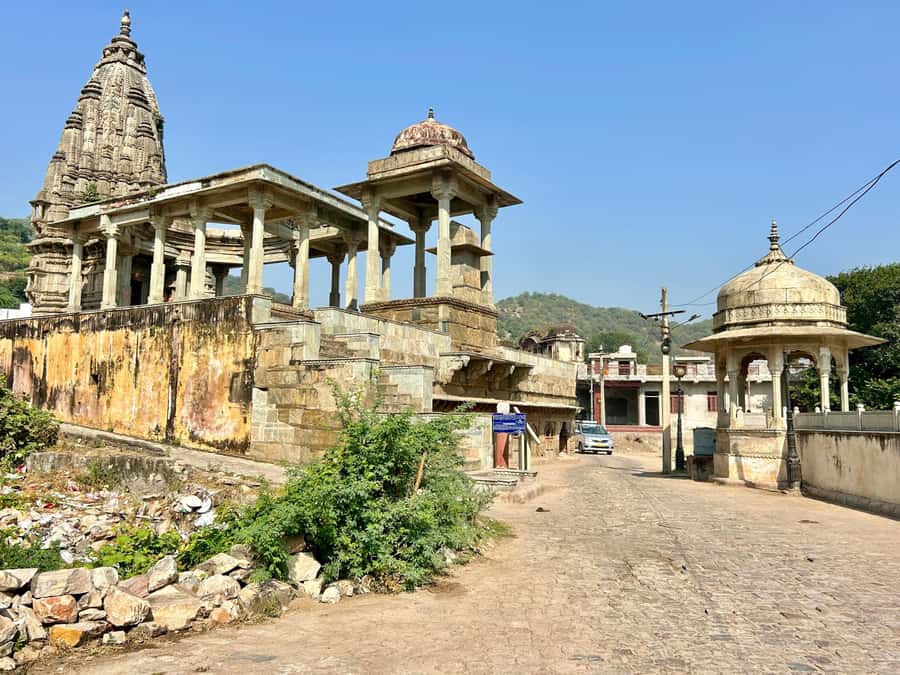 Jaipur: Private PinkCity & Stepwell Heritage Tour with Guide - Jal Mahal Water Palace: A Calm Break on Man Sagar Lake