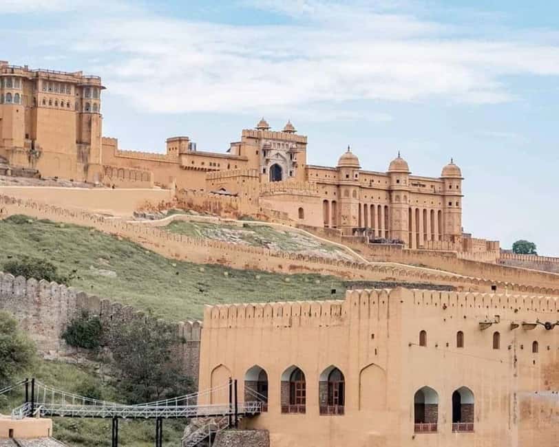 Jaipur: Private Sightseeing Day Tour with Guide by Car - Key things you’ll notice right away