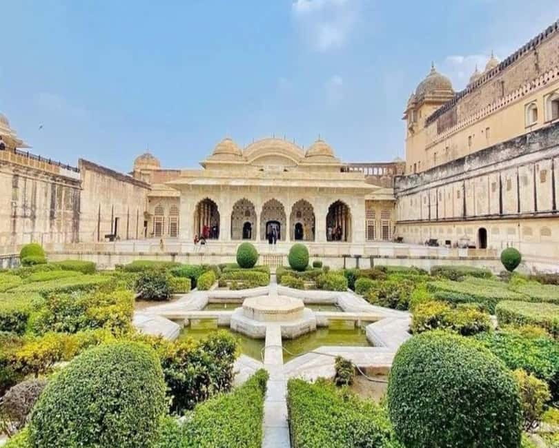 Jaipur: Private Sightseeing Day Tour with Guide by Car - Jantar Mantar: UNESCO science that doesn’t feel like a lecture