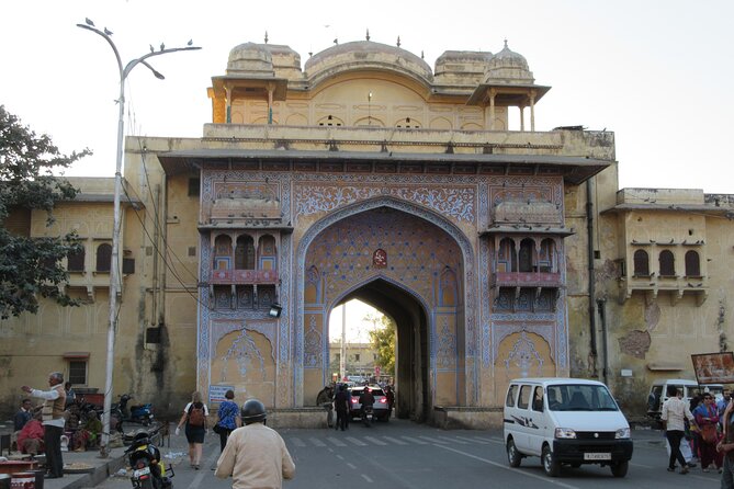 Jaipur Private Sightseeing Full Day Tour By Car and TukTuk - Amer (Amber area): courtyards and the Suraj Pol and Chand Pol gates