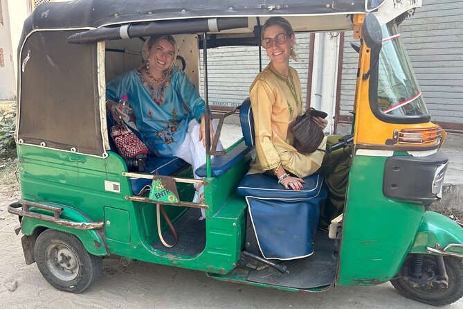 Jaipur Private Tuk Tuk Tour – Full-Day jaipur City Sightseeing - Royal Gaitor Tumbas: a quieter, reflective pause (45 minutes, tickets not included)