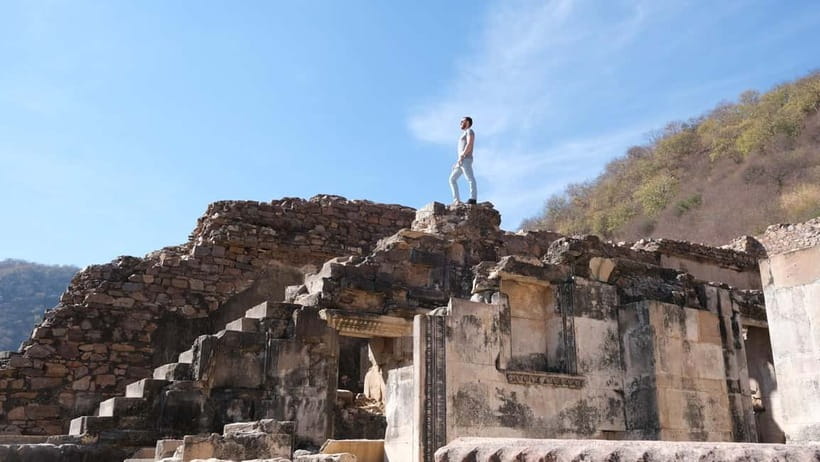 Jaipur: Same-Day Bhangarh Fort & Chand Baori Stepwell Tour - Jaipur to Bhangarh, the ride and the small breaks that matter