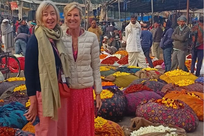 Jaipur Sunrise Tour with Morning Flower Market Walk - Royal Gaitor Tumbas in 30 Minutes: Hindu-Mughal Styles and Viewpoints