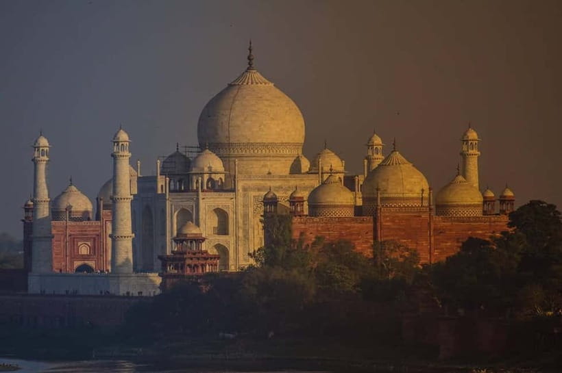 Jaipur: Tajmahal Sunrise Tour with Fatehpur Sikri & Abhaneri - How the private car ride works, and why it matters