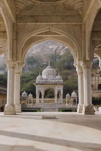 Jaipur: Temple Tour - Gaitor Ki Chhatriyan (40 minutes): royal cenotaphs for quieter thinking