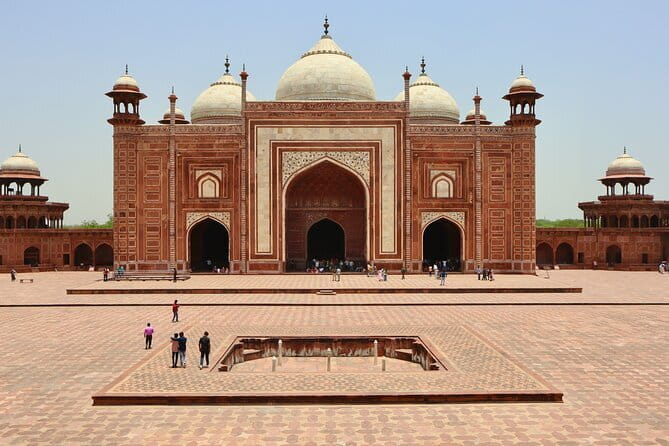 Jaipur to Agra Day Trip with Fatehpur Sikri and Abhaneri - Fatehpur Sikri UNESCO stop, where Mughal power meets Indo-Islamic design