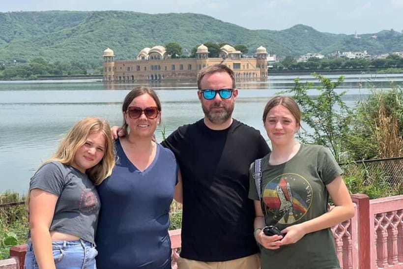 Jaipur Tour ( Pink City ) by Car From Delhi - All Inclusive - Lunch and shopping time in Jaipur: a practical reset