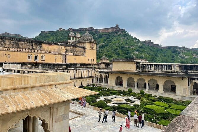 Jaipur Tour with Jaigarh Fort and Nahargarh Sunset - Hawa Mahal Exterior Stop: Quick, Iconic, and Photo-Friendly