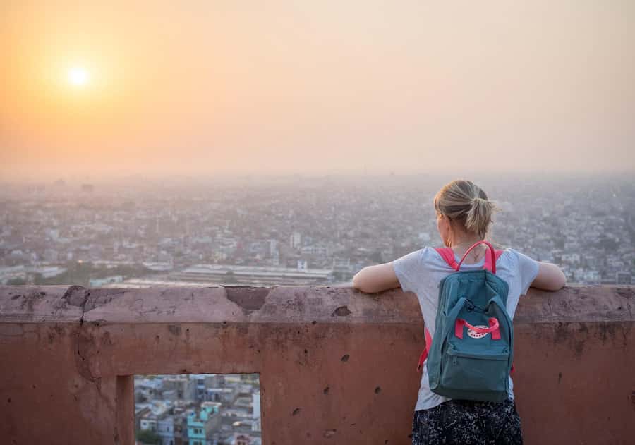 Jaipur: Tour with Nahargarh Sunrise or Monkey Temple Sunset - Artisan workshops and the flower market (morning option only)